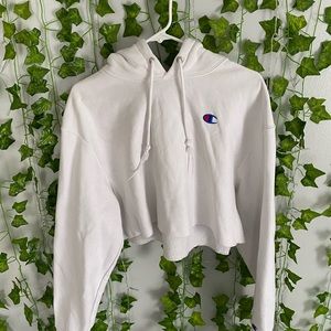 White cropped champion hoodie